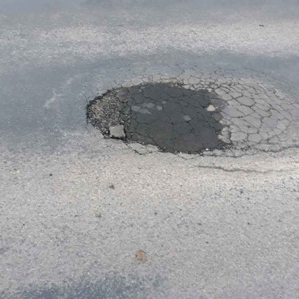 The photograph attached to this roading/streets report