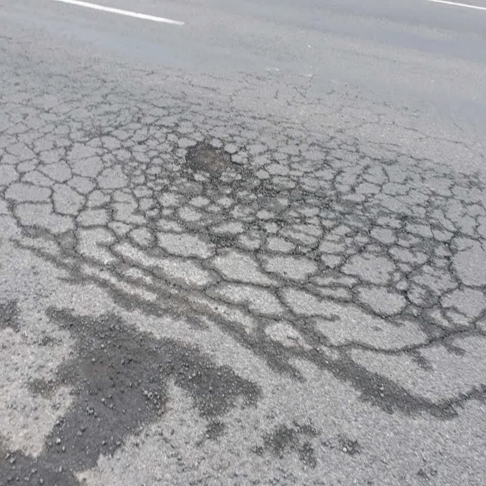 The photograph attached to this roading/streets report