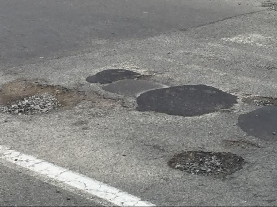 The photograph attached to this roading/streets report