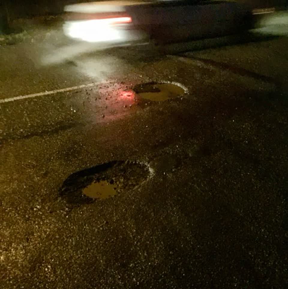 The photograph attached to this roading/streets report