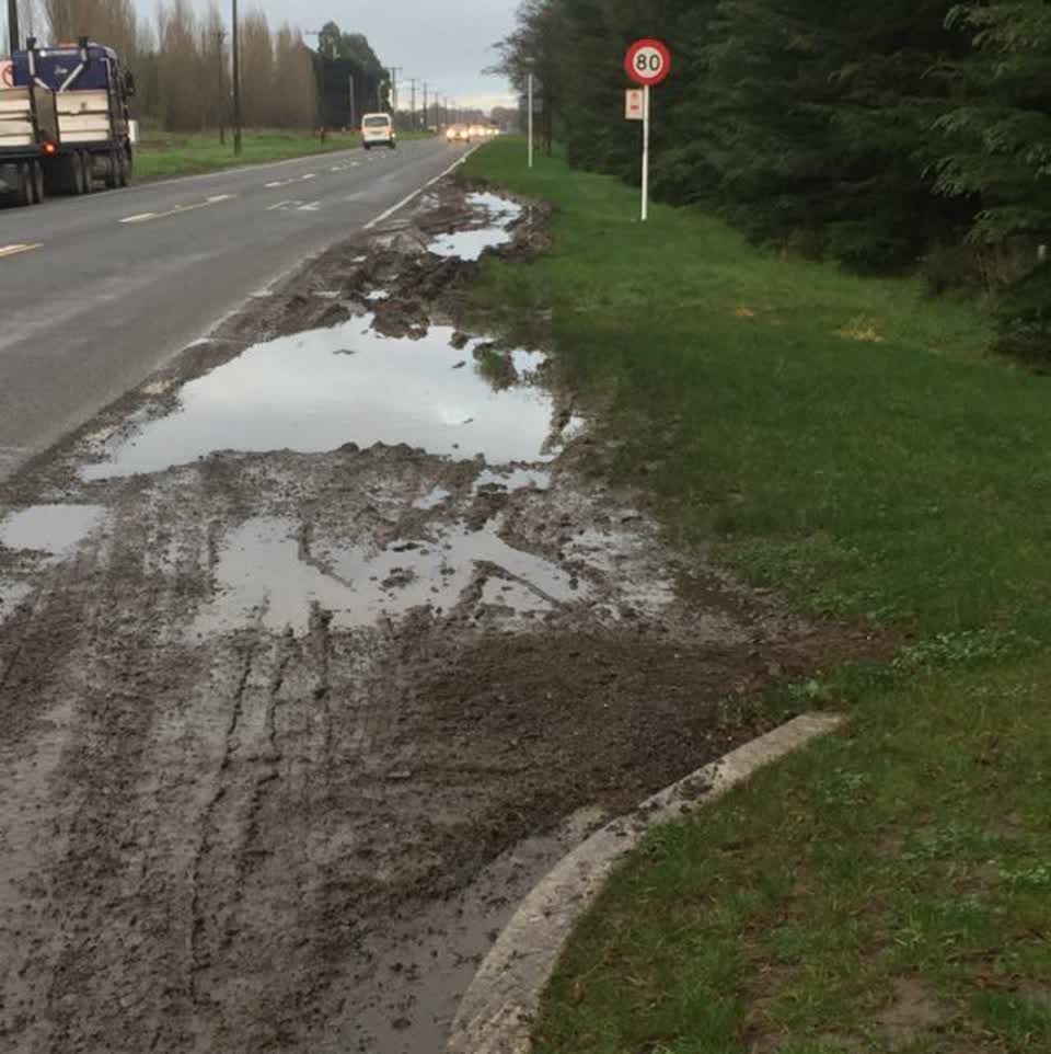 The photograph attached to this roading/streets report