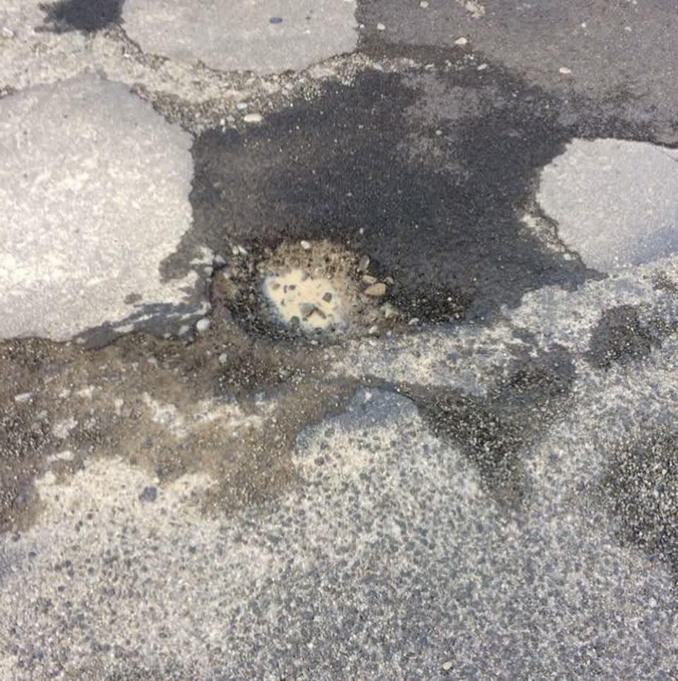The photograph attached to this roading/streets report