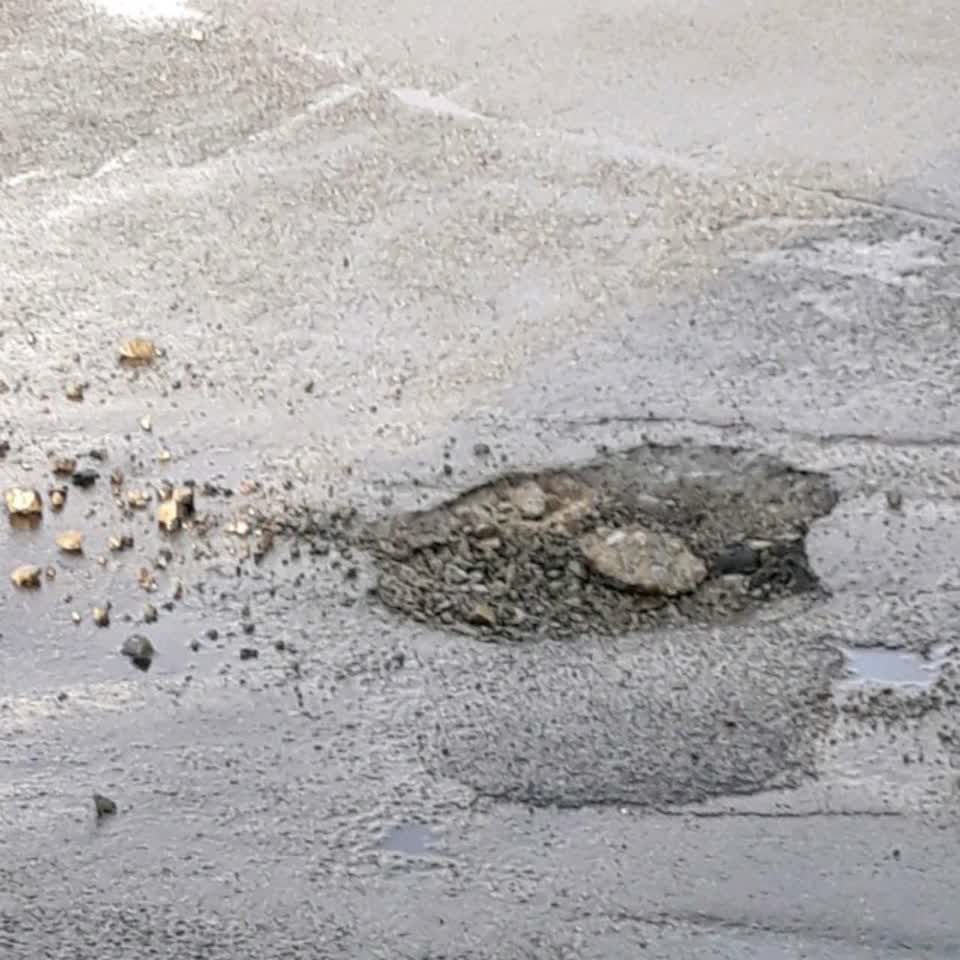 The photograph attached to this roading/streets report