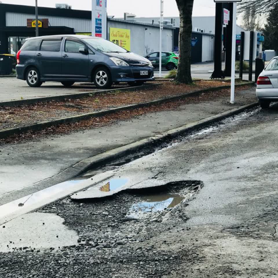 The photograph attached to this roading/streets report