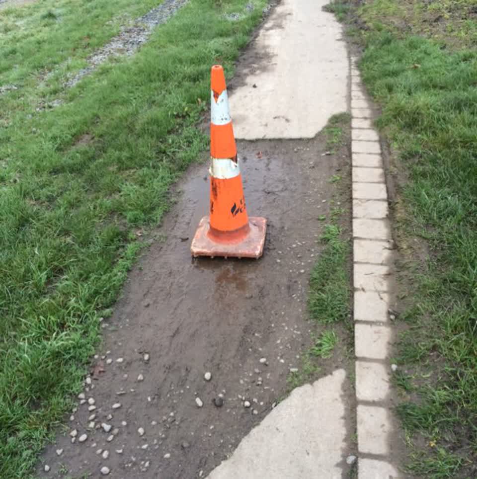 The photograph attached to this roading/streets report
