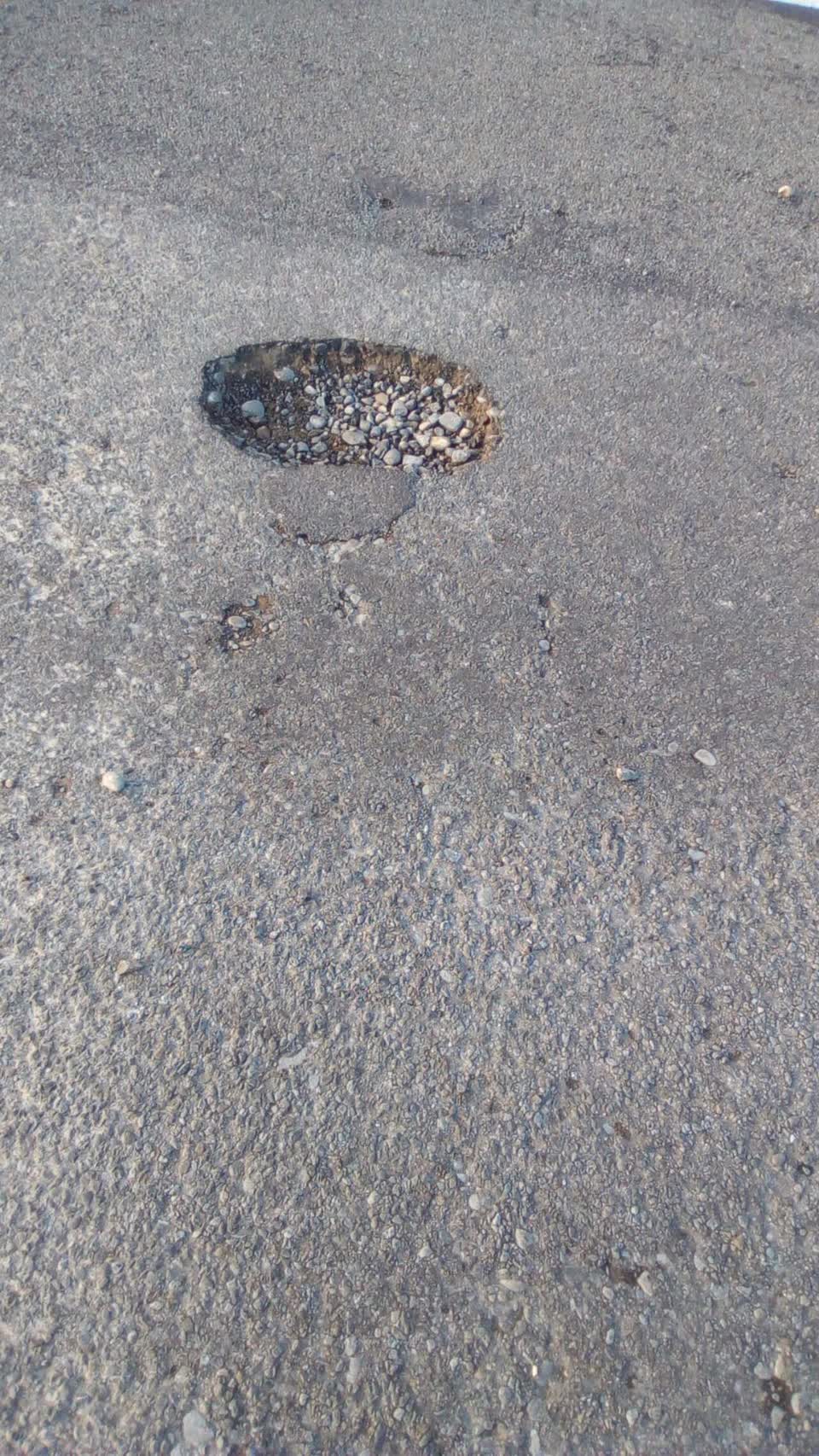The photograph attached to this roading/streets report