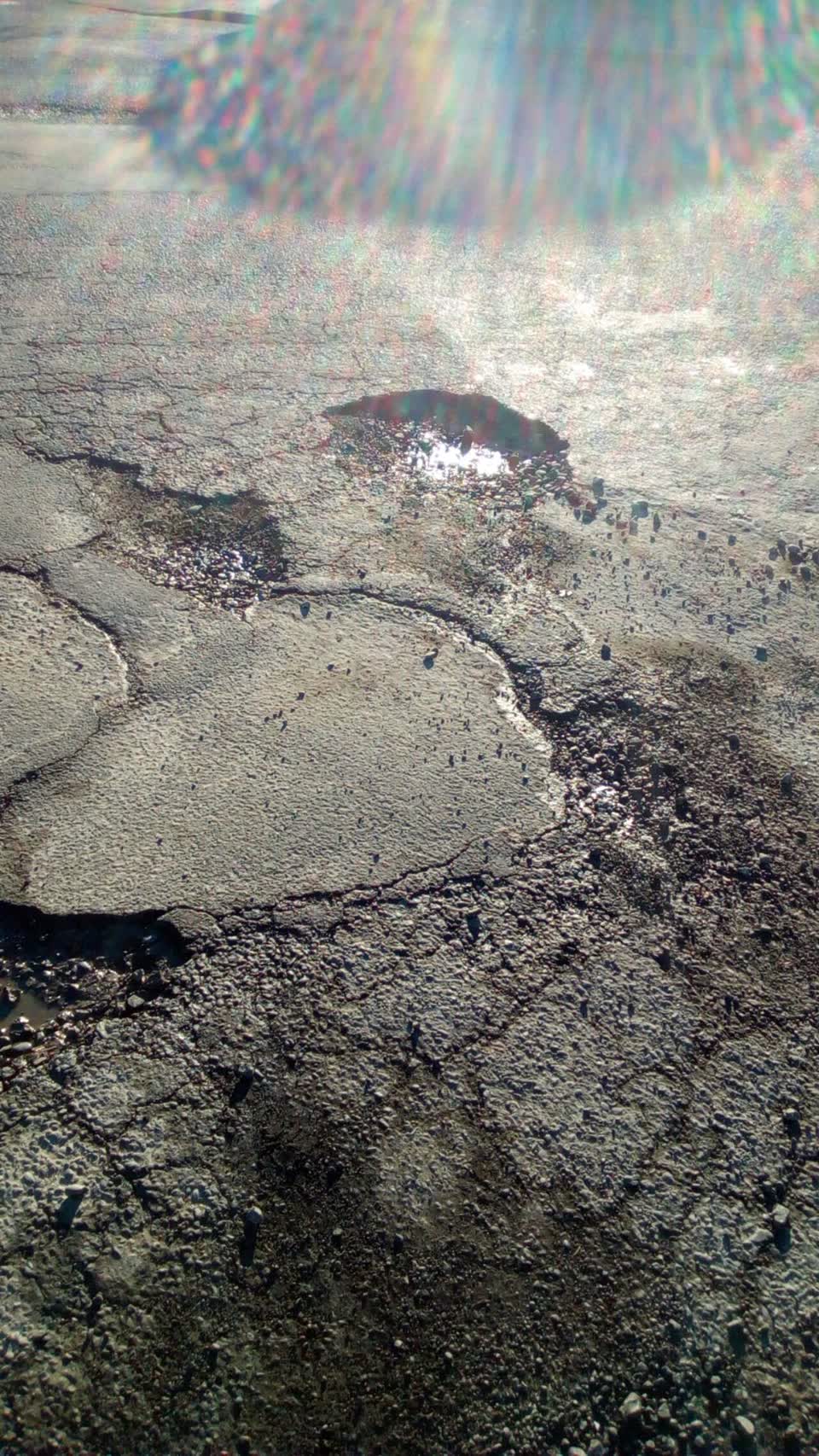 The photograph attached to this roading/streets report