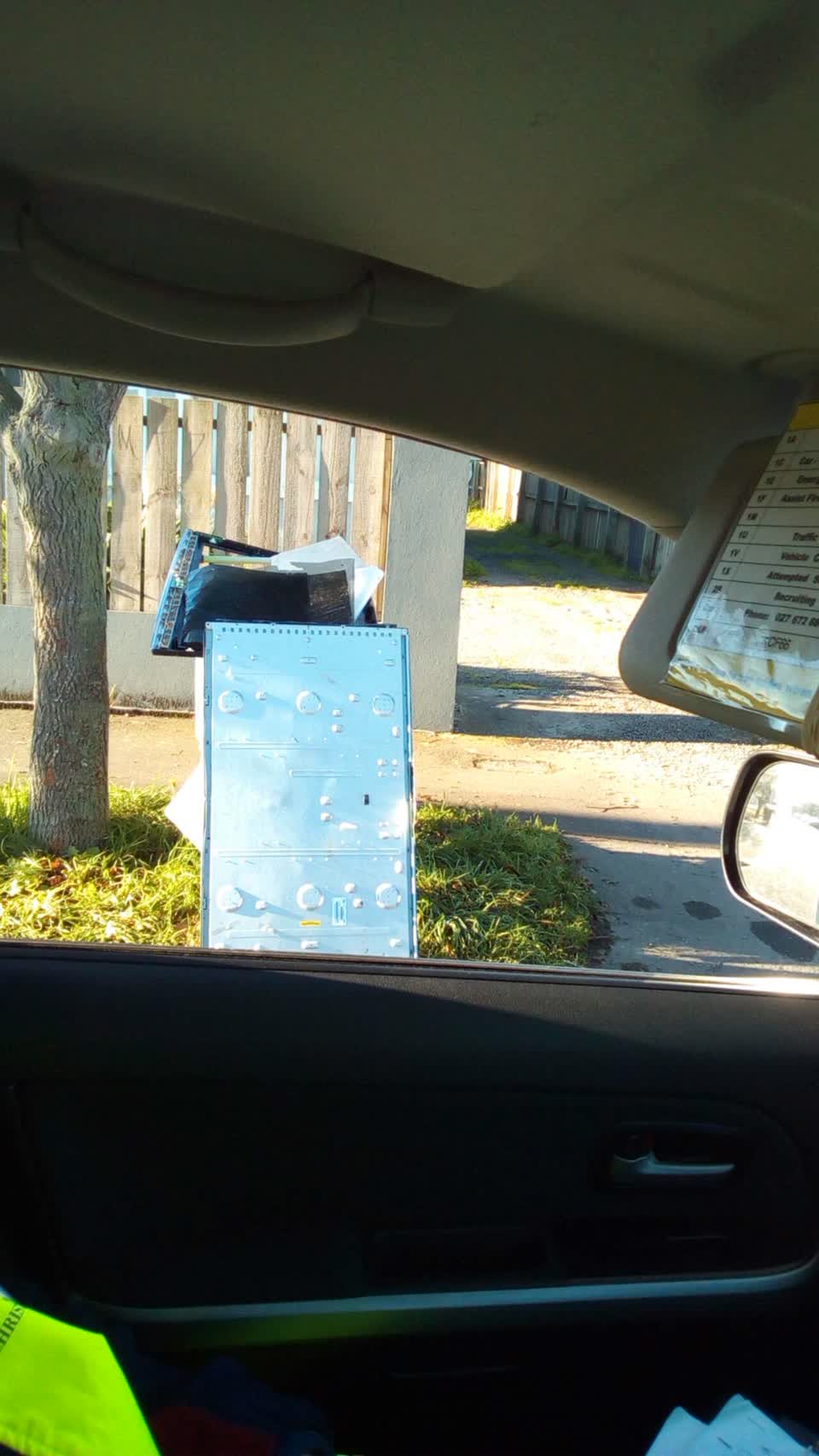 The photograph attached to this rubbish/recycling report