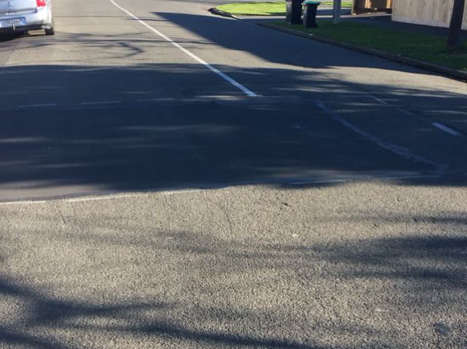 The photograph attached to this roading/streets report