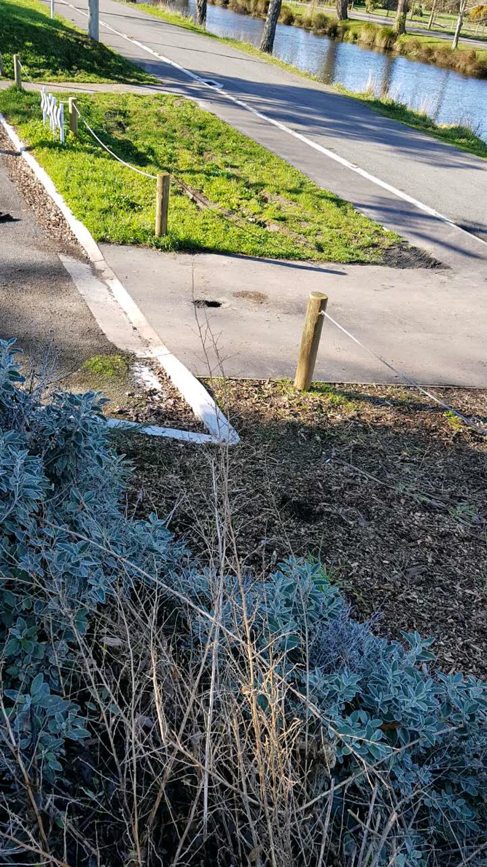 The photograph attached to this roading/streets report