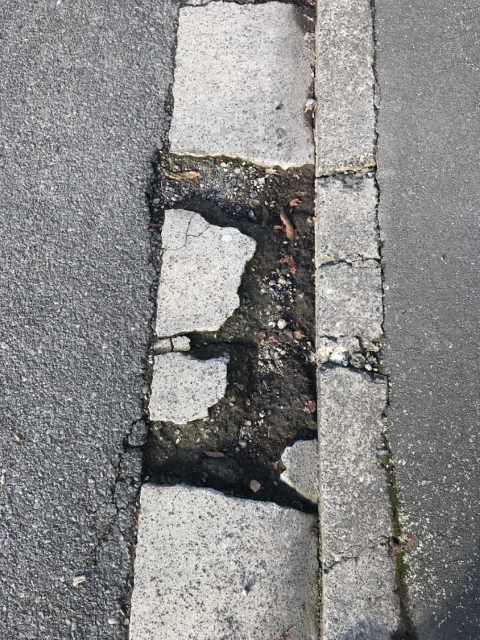 The photograph attached to this roading/streets report