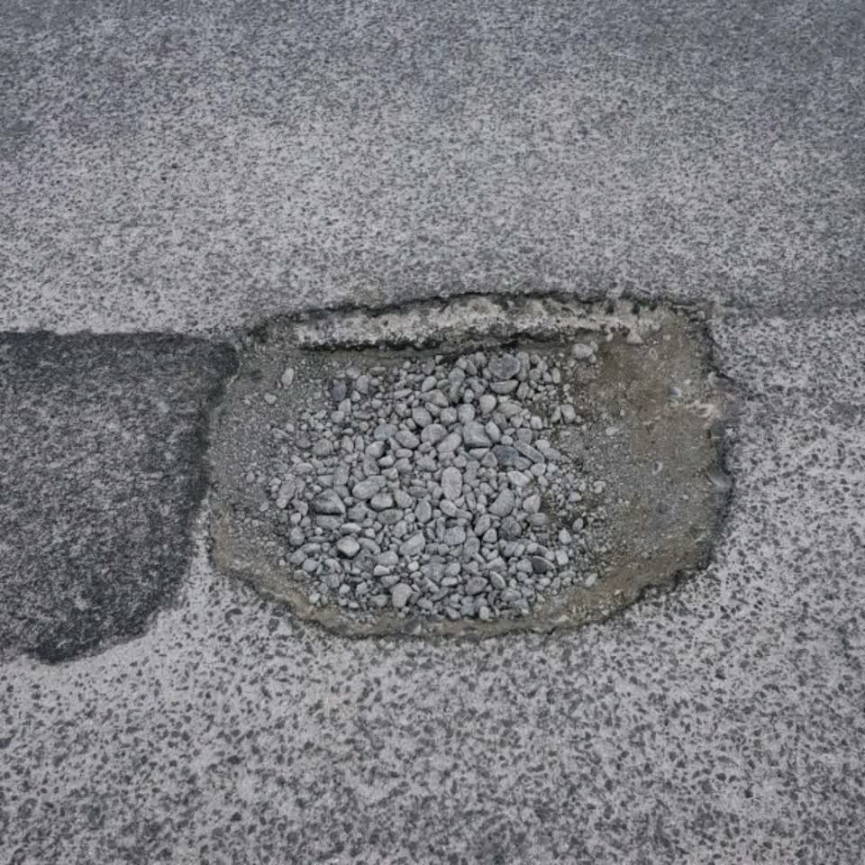 The photograph attached to this roading/streets report