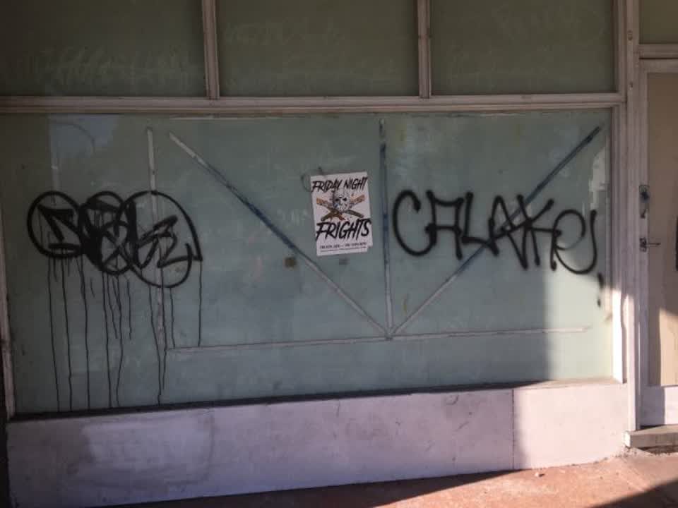 The photograph attached to this graffiti report