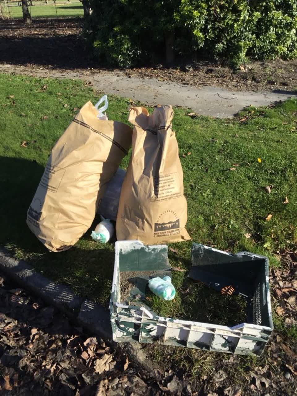 The photograph attached to this rubbish/recycling report