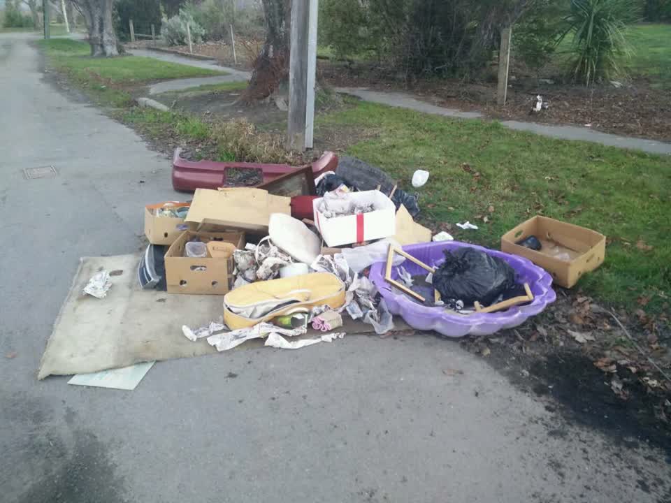 The photograph attached to this rubbish/recycling report