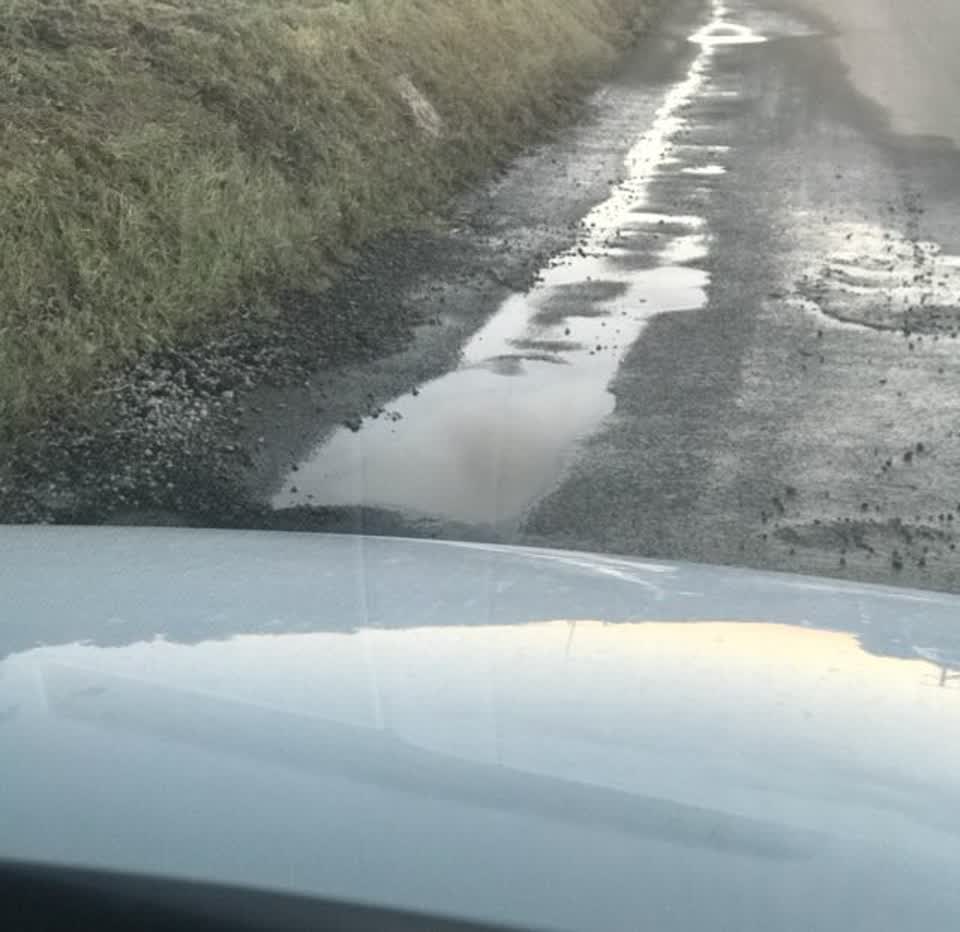The photograph attached to this roading/streets report