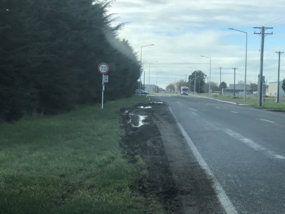 The photograph attached to this roading/streets report