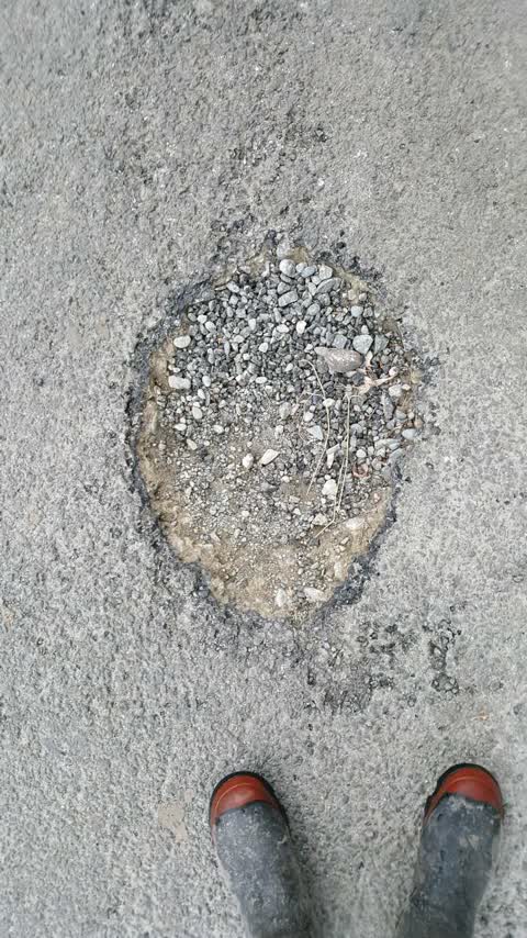 Roading/Streets, a report photo