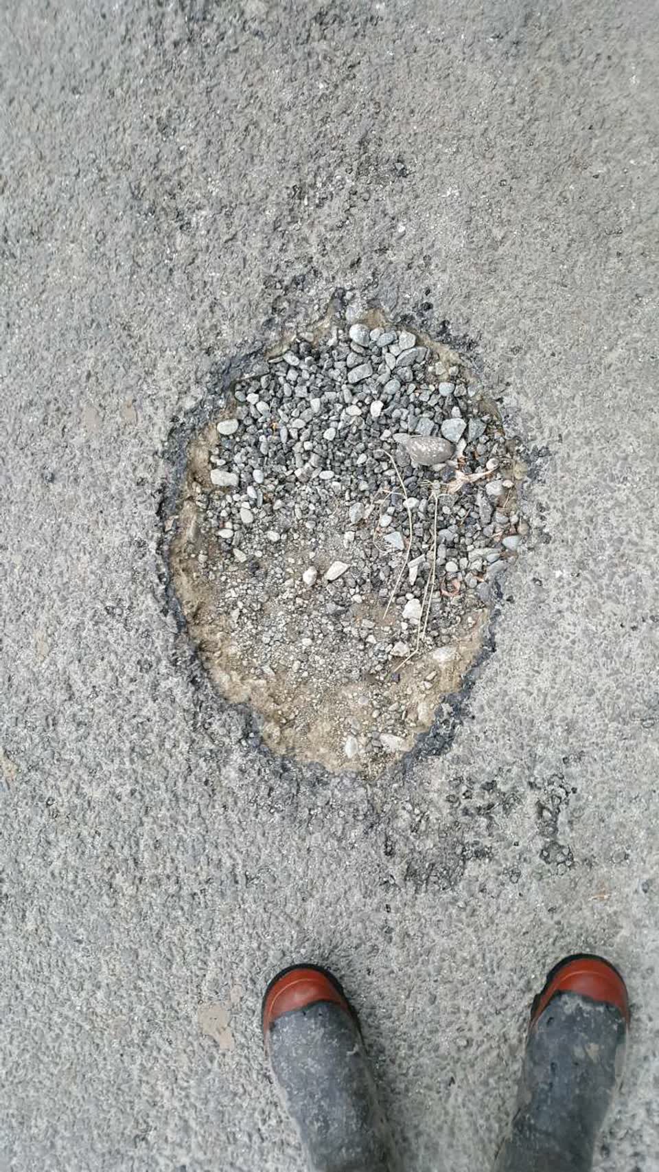 The photograph attached to this roading/streets report
