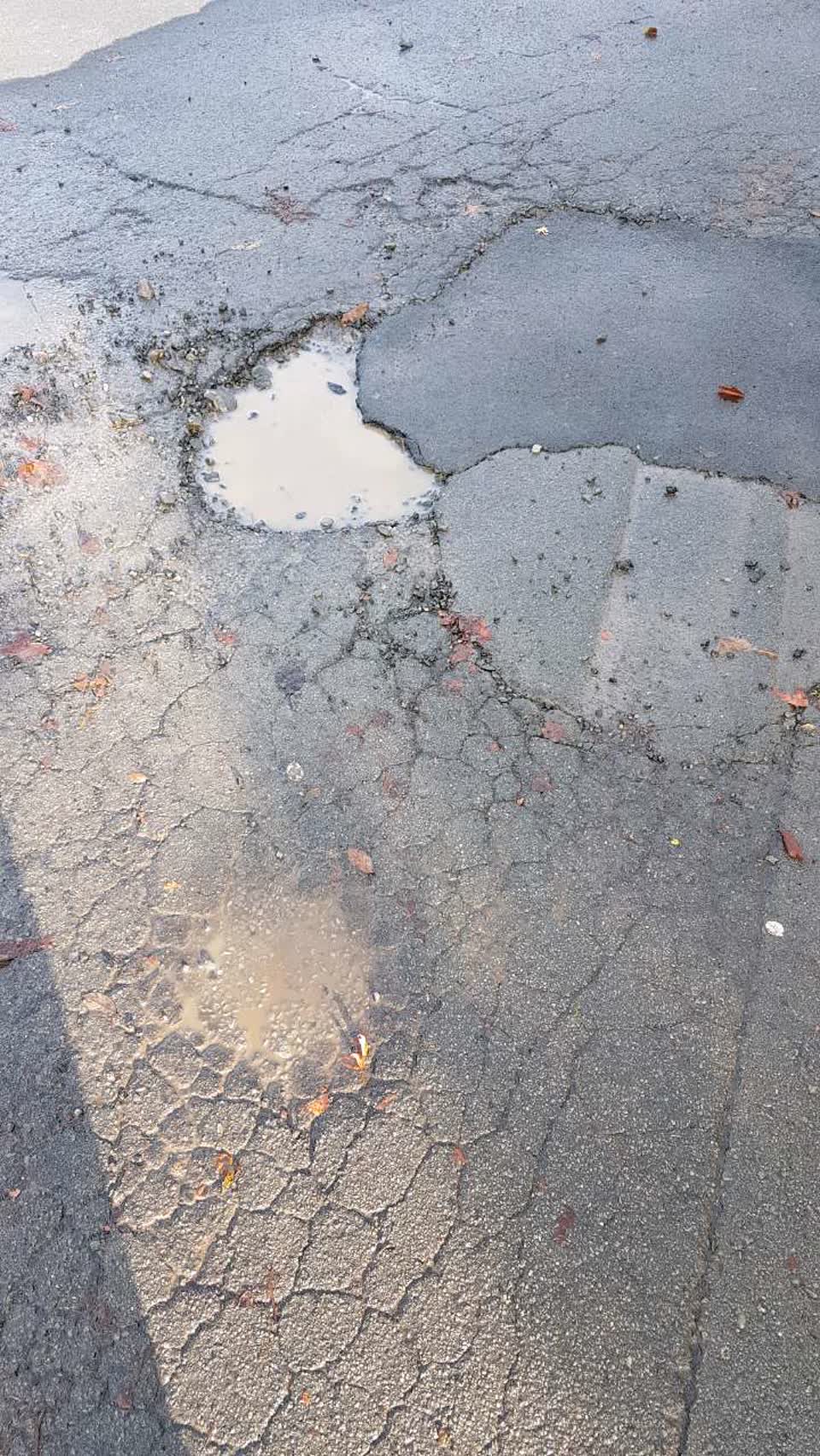 The photograph attached to this roading/streets report