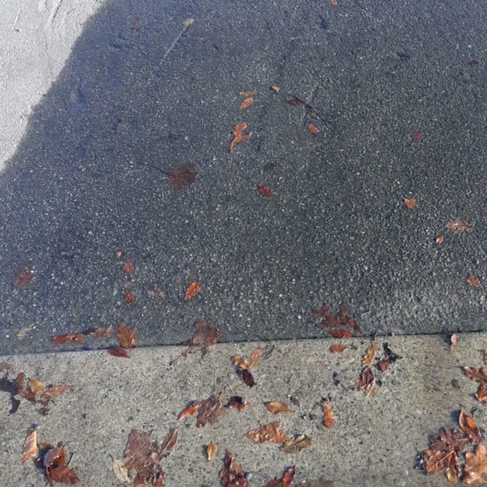 The photograph attached to this roading/streets report