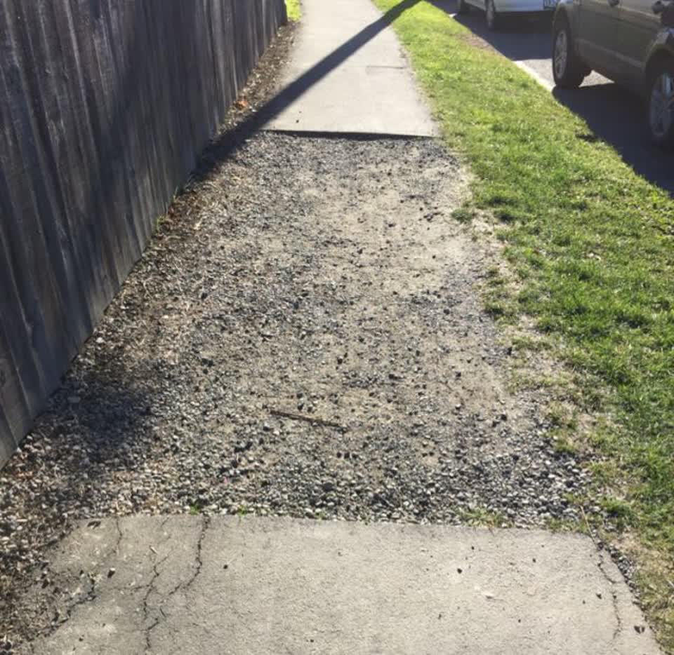 The photograph attached to this roading/streets report
