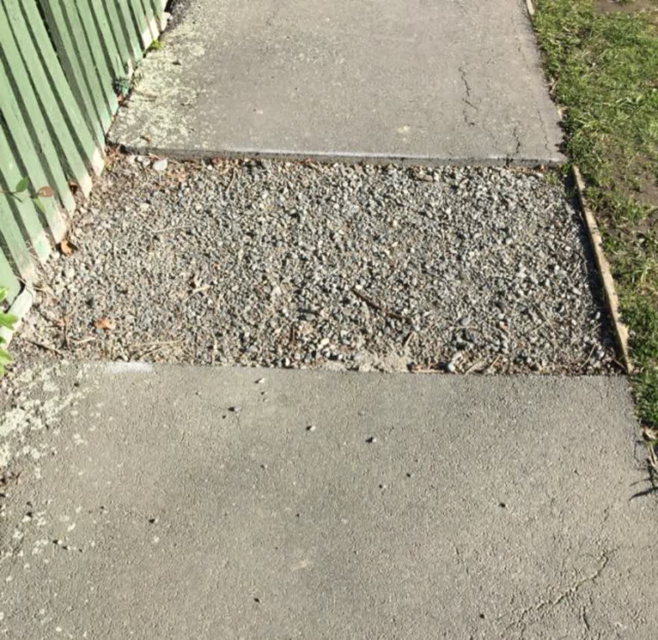 The photograph attached to this roading/streets report