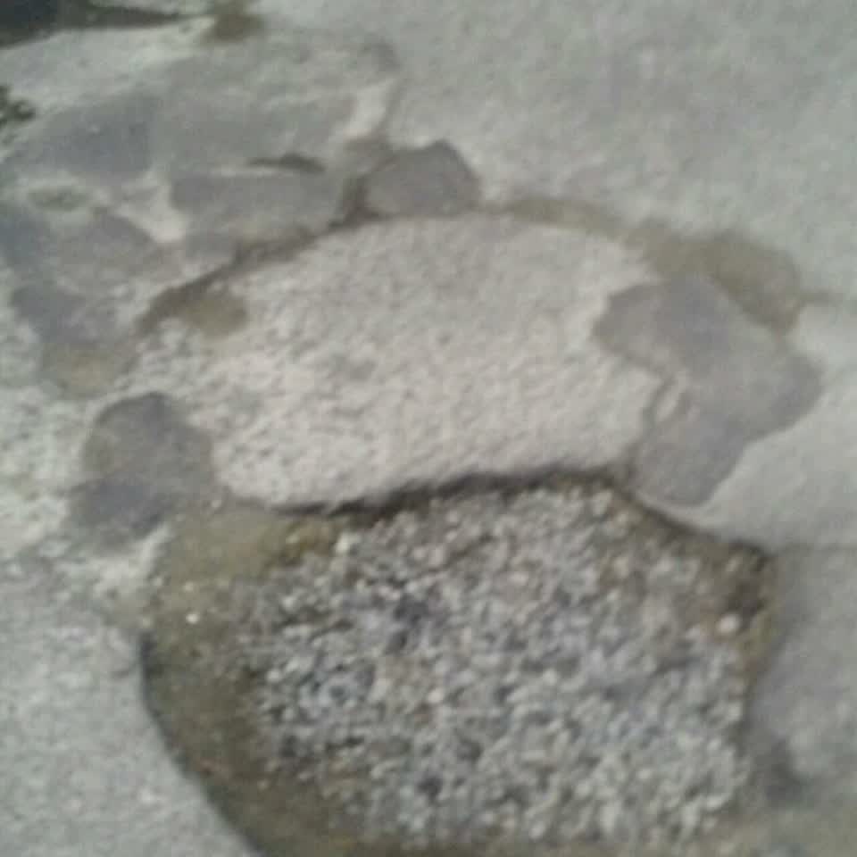 The photograph attached to this roading/streets report