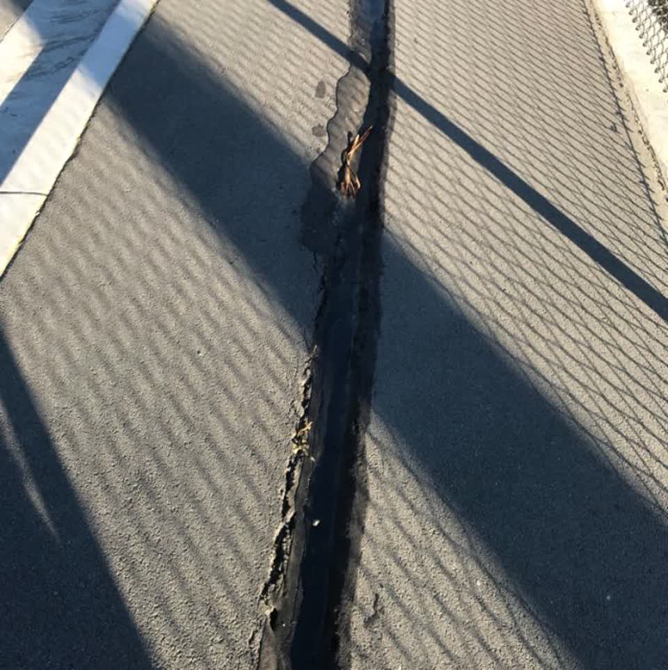The photograph attached to this roading/streets report