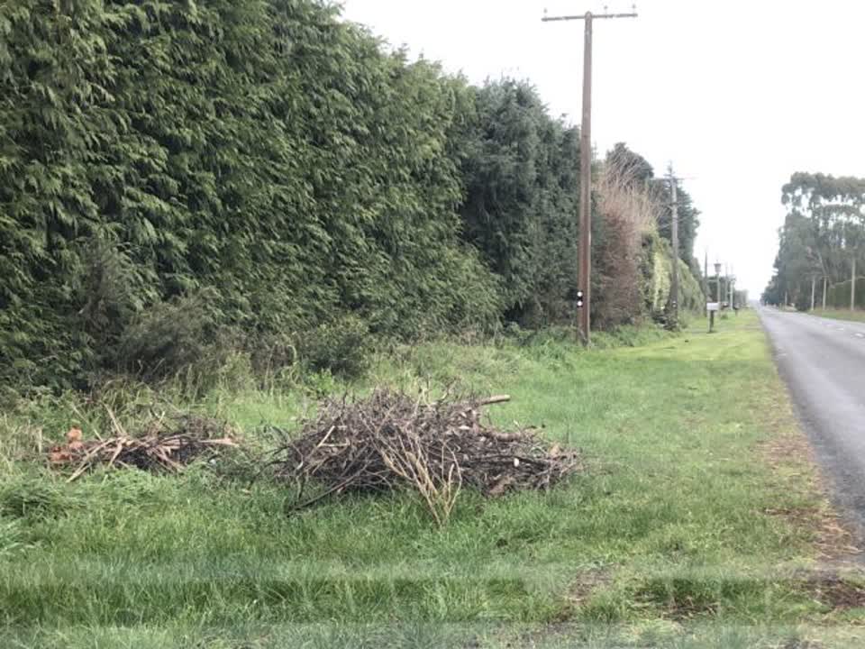 The photograph attached to this roading/streets report