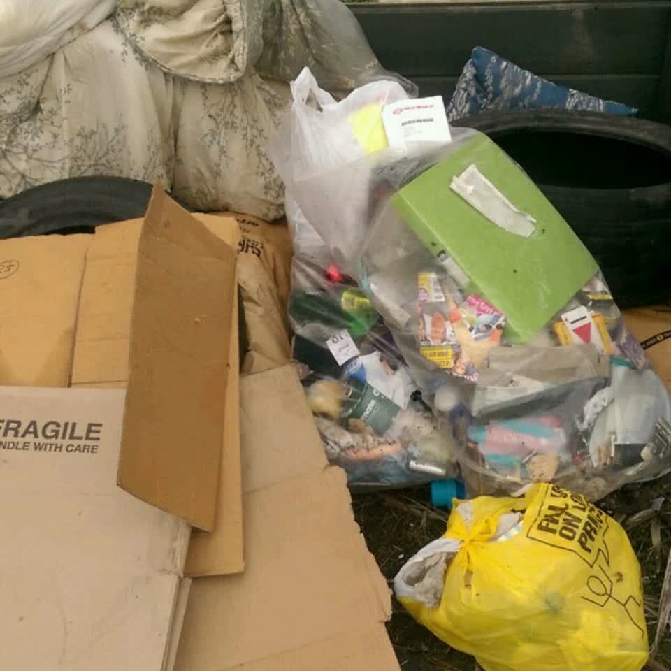 The photograph attached to this rubbish/recycling report