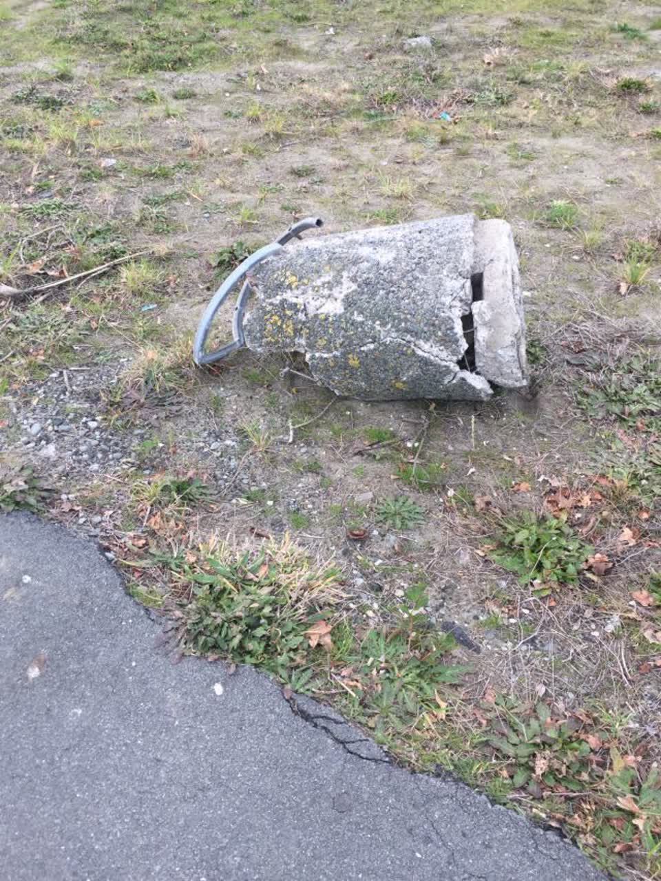 The photograph attached to this roading/streets report