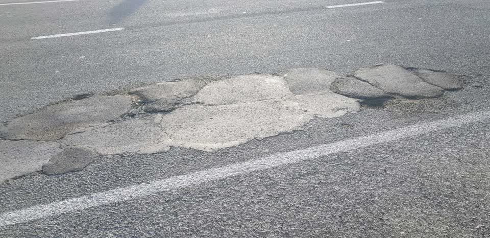 The photograph attached to this roading/streets report