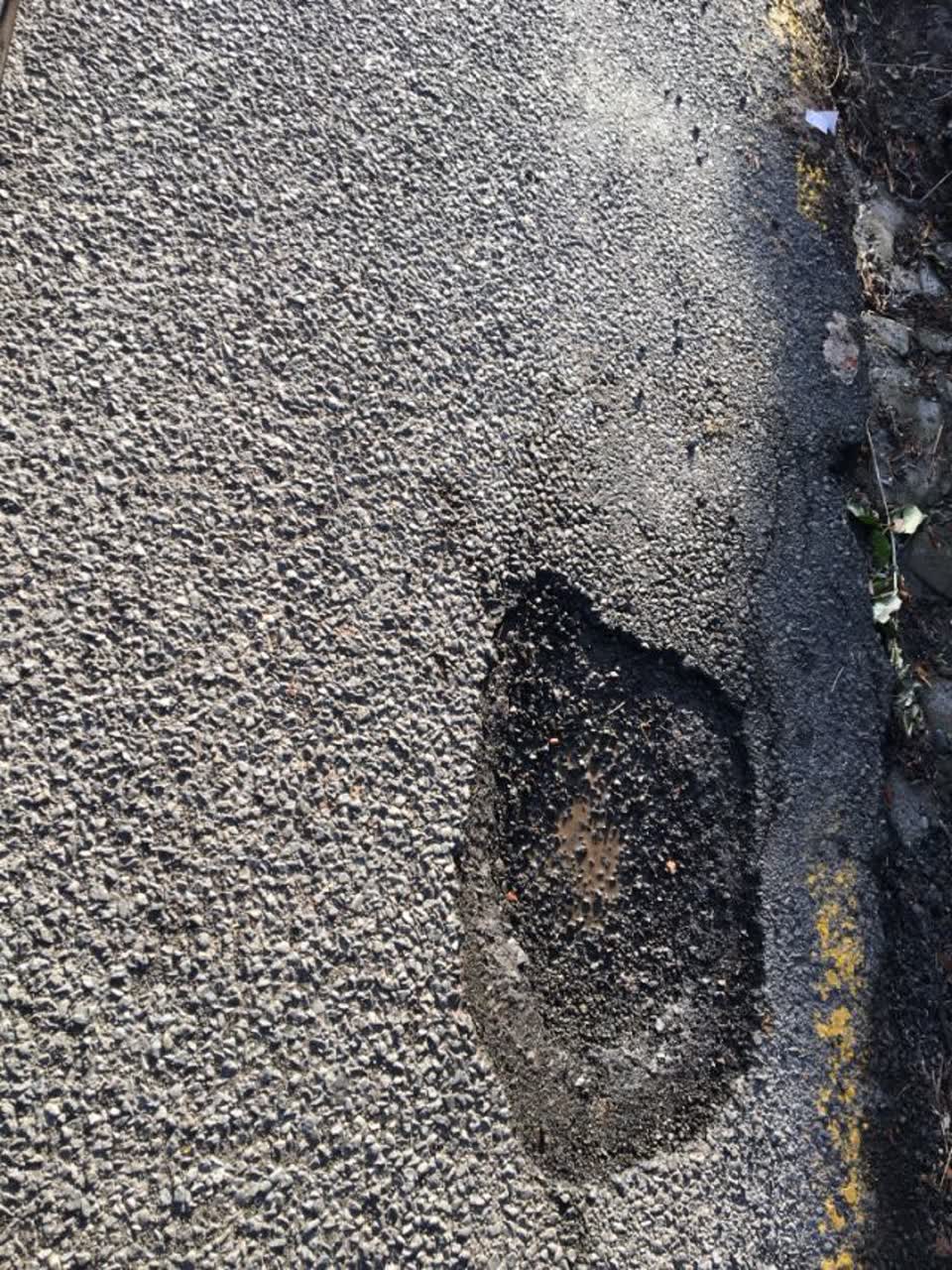 The photograph attached to this roading/streets report