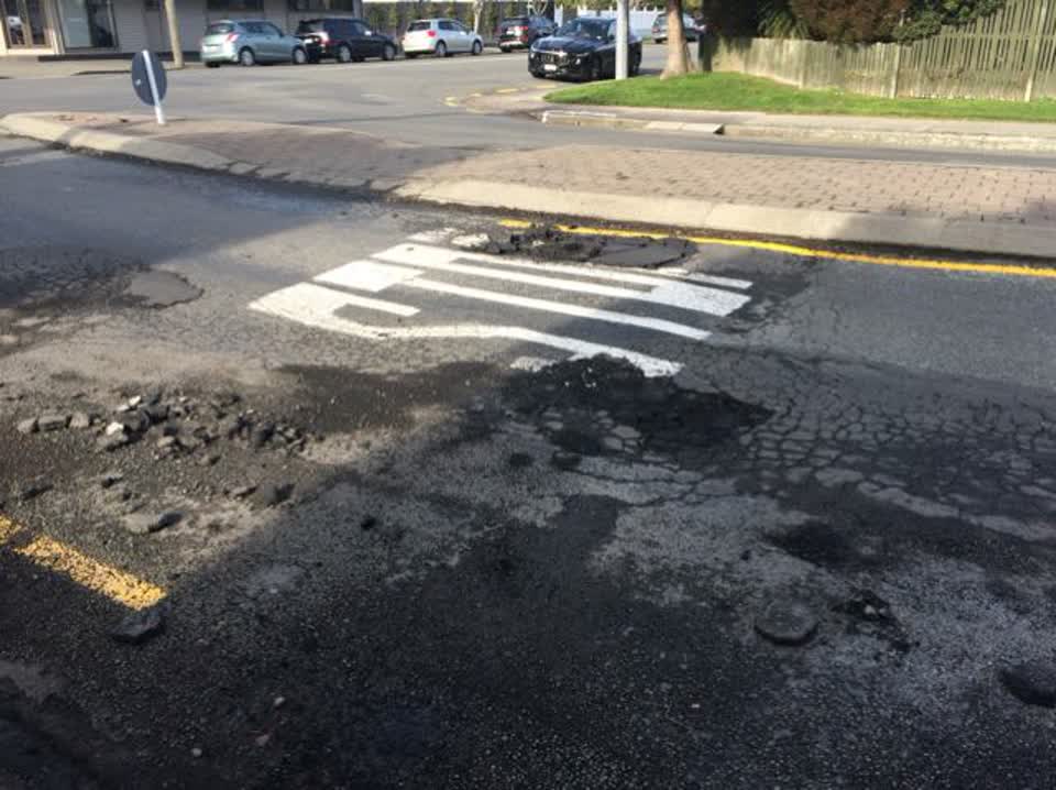 The photograph attached to this roading/streets report