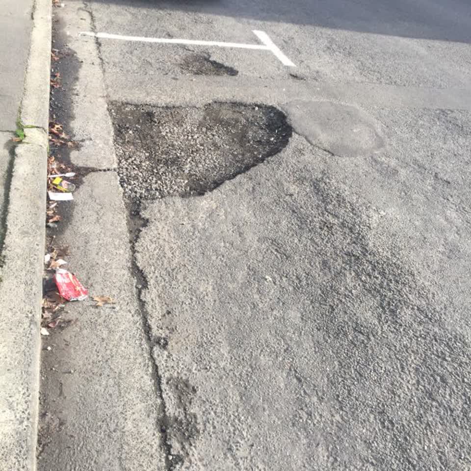 The photograph attached to this roading/streets report