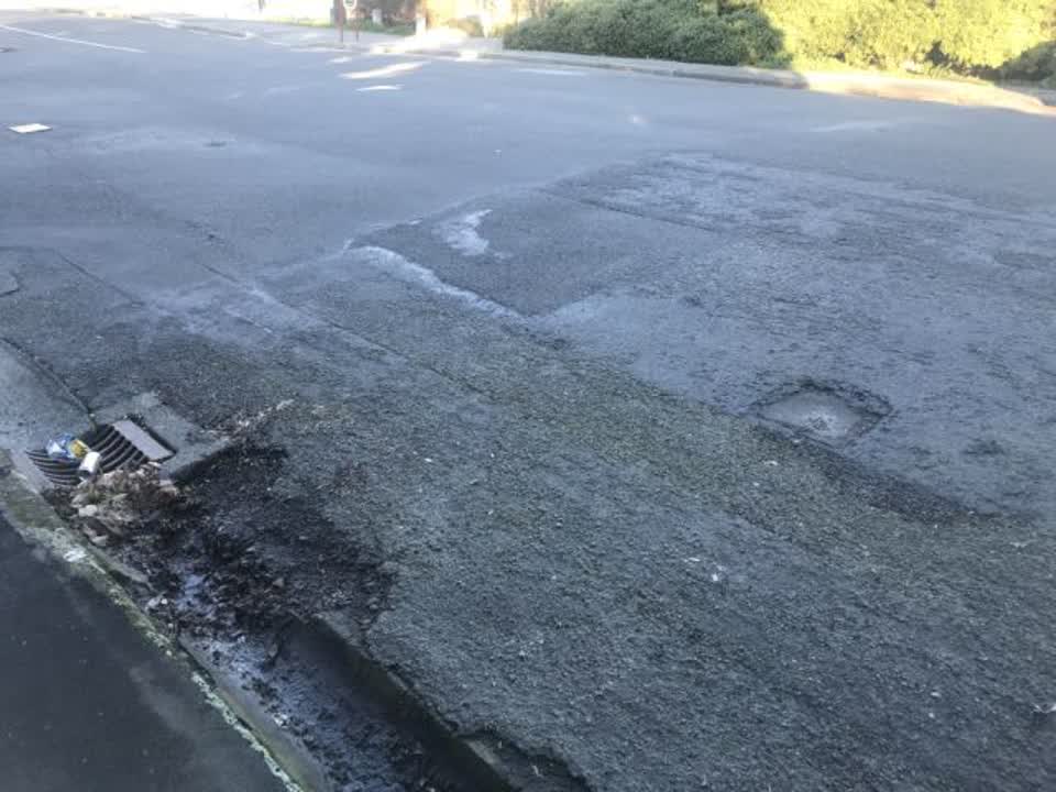 The photograph attached to this roading/streets report