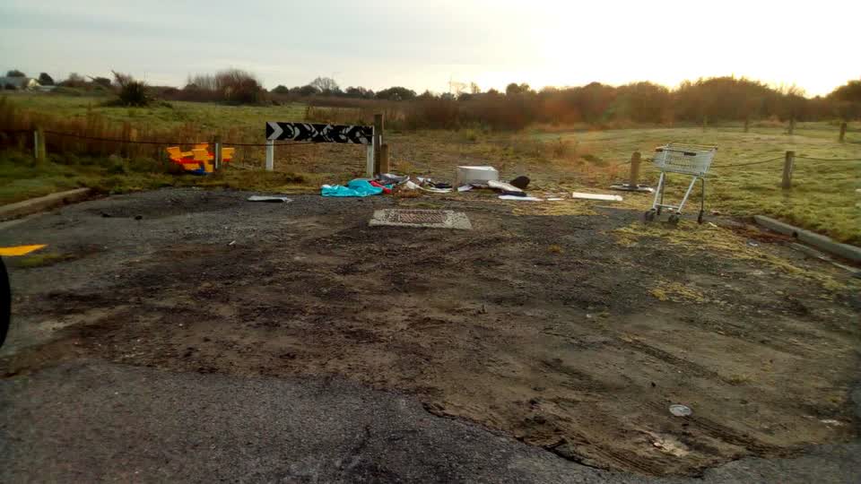 The photograph attached to this rubbish/recycling report