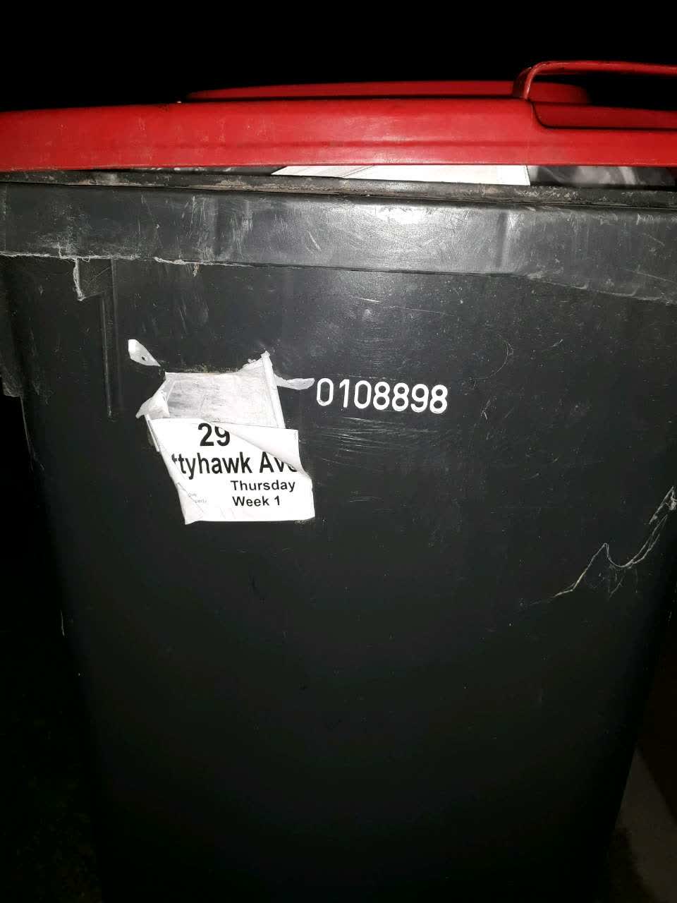 The photograph attached to this rubbish/recycling report