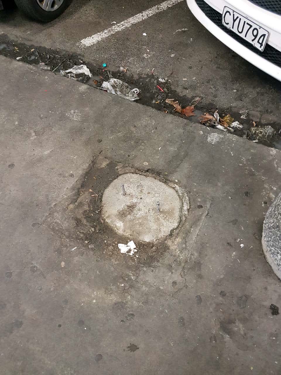 The photograph attached to this roading/streets report