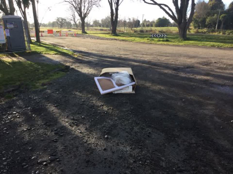 The photograph attached to this rubbish/recycling report