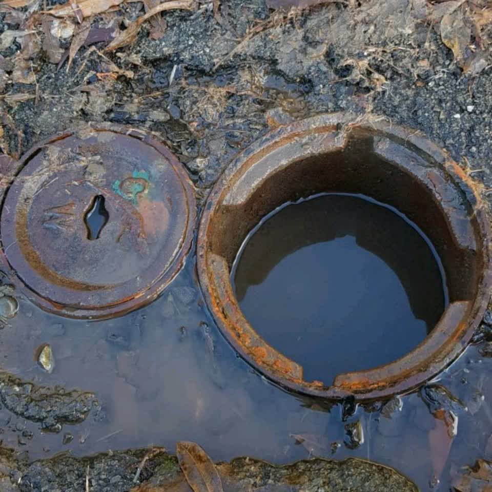 The photograph attached to this water supply report