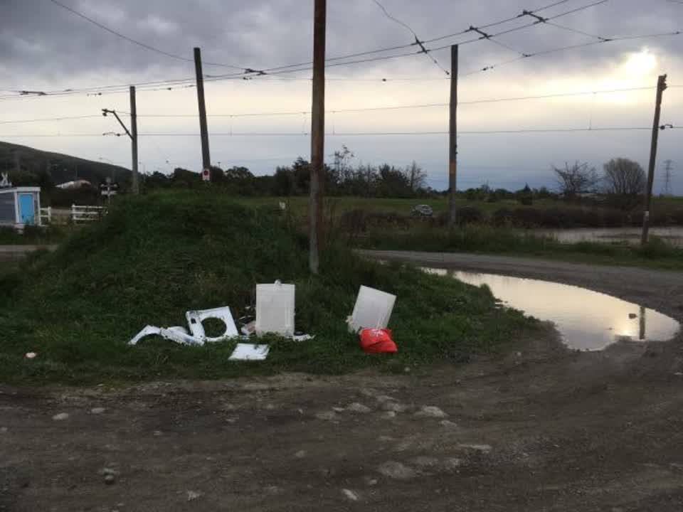 The photograph attached to this rubbish/recycling report