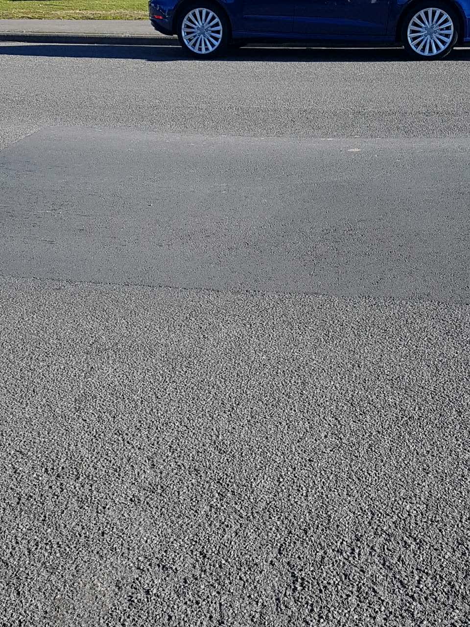The photograph attached to this roading/streets report