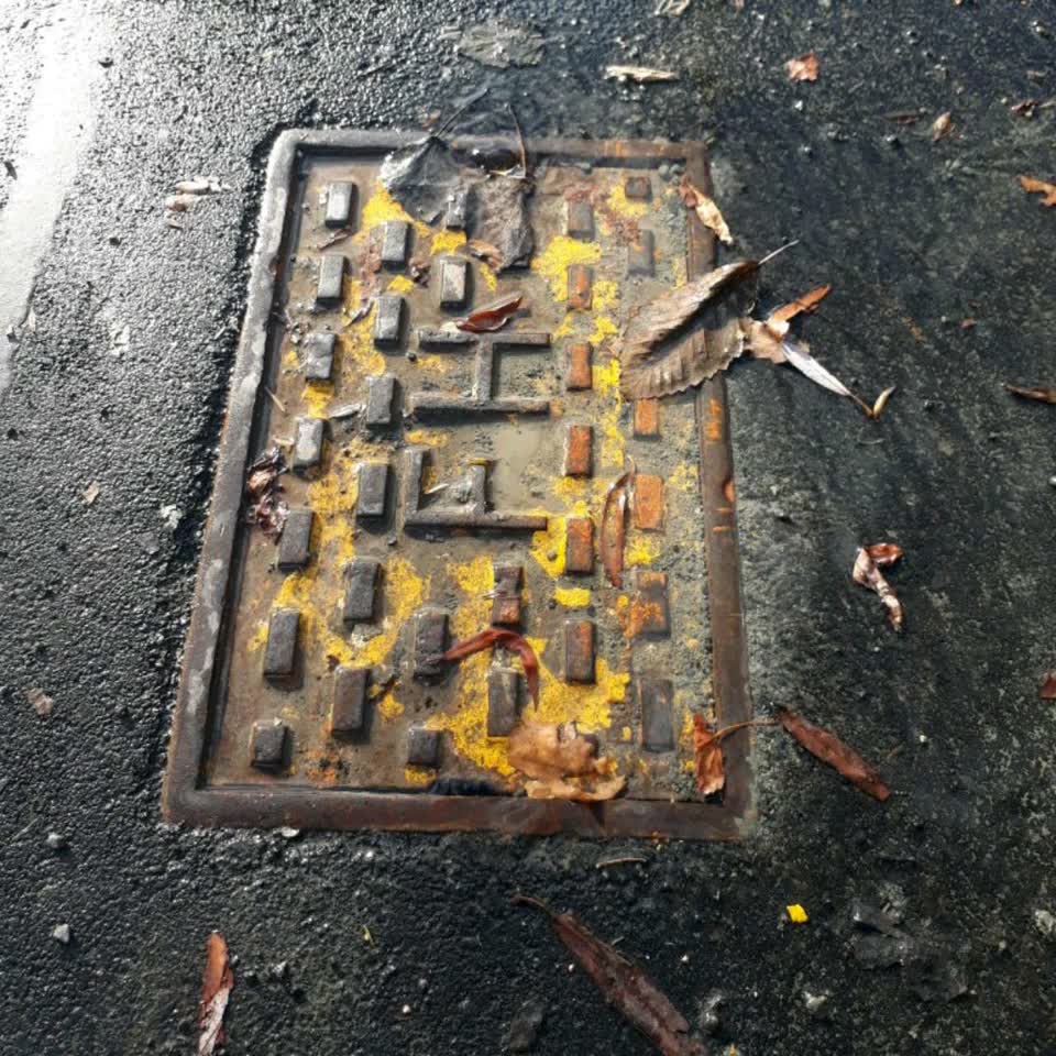 The photograph attached to this water supply report