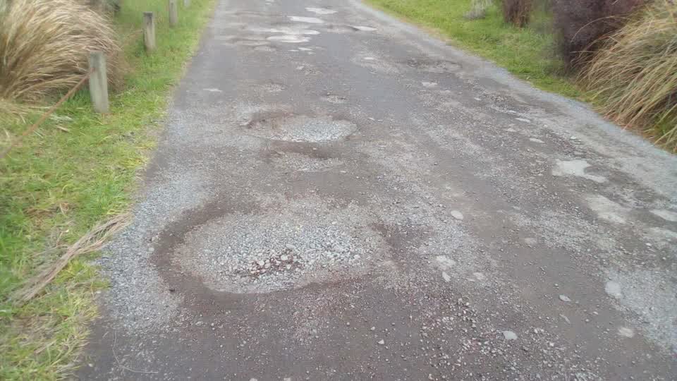 The photograph attached to this roading/streets report