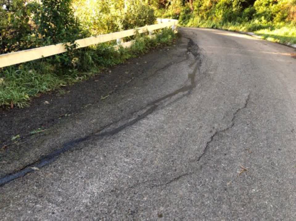 The photograph attached to this roading/streets report