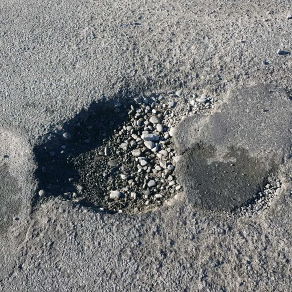 The photograph attached to this roading/streets report