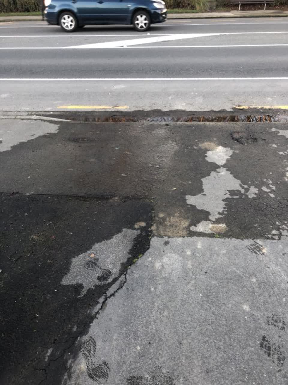 The photograph attached to this roading/streets report
