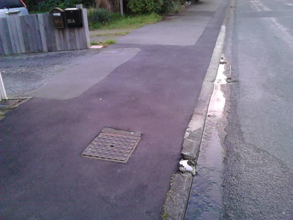 The photograph attached to this roading/streets report